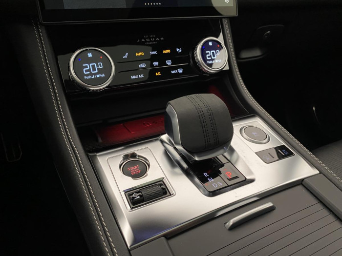 Jaguar F-Pace D300 R-DYNAMIC SE AWD AUT 3.0 d Dynamic SE