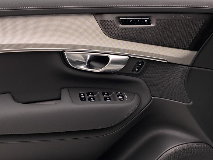 Volvo XC90 B5 AWD BLACK EDITION PLUS 7