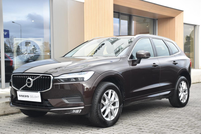 Volvo XC60 B4 AWD MOMENTUM REZERVACE 2.0 Momentum