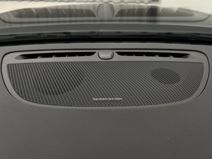 Volvo V60 B4 PLUS DARK AUT 1.maj.