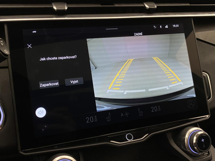 Lynk & Co 01 PHEV DCT AUT 1.maj