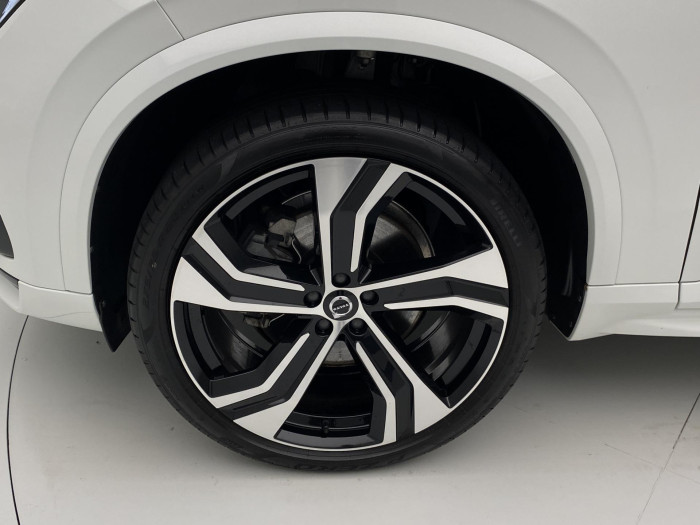 Volvo XC90 B6 AWD R-DESIGN REZERVACE