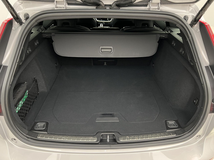 Volvo V60 T6 AWD RECHARGE PLUS DARK AUT