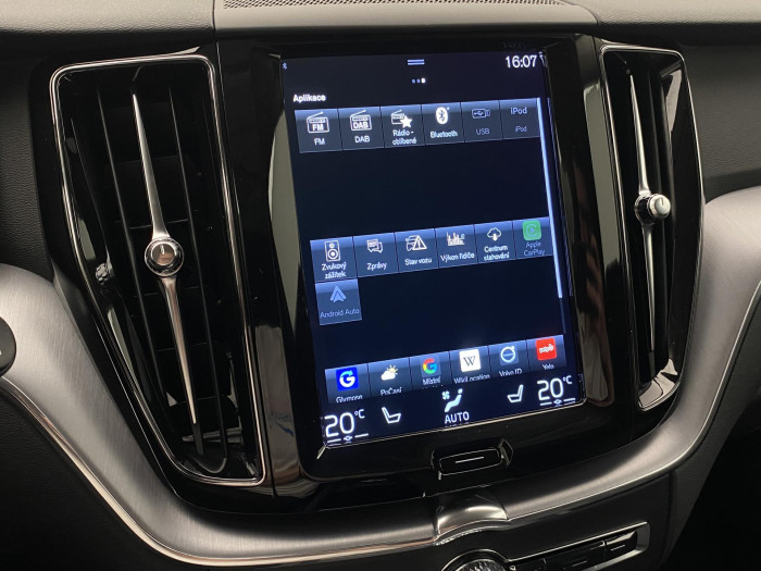 Volvo XC60 B4 MOMENTUM AUT CZ 2.0 Momentum