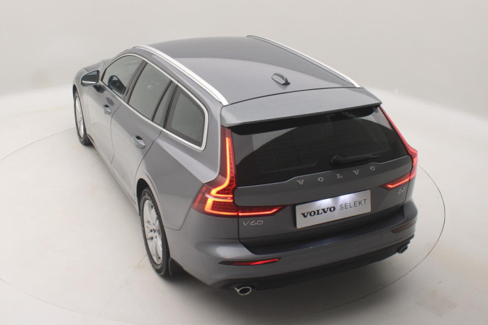 Volvo V60 B4 MOMENTUM AUT REZERVACE 2.0 Momentum