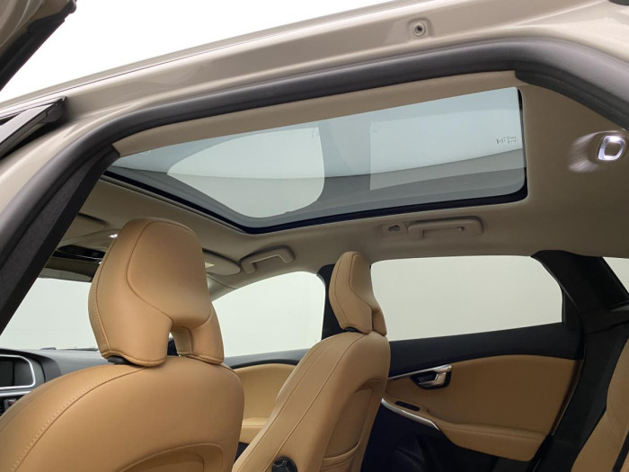 Volvo V40 CC T3 INSCRIPTION REZERVACE 1.5 CC CC