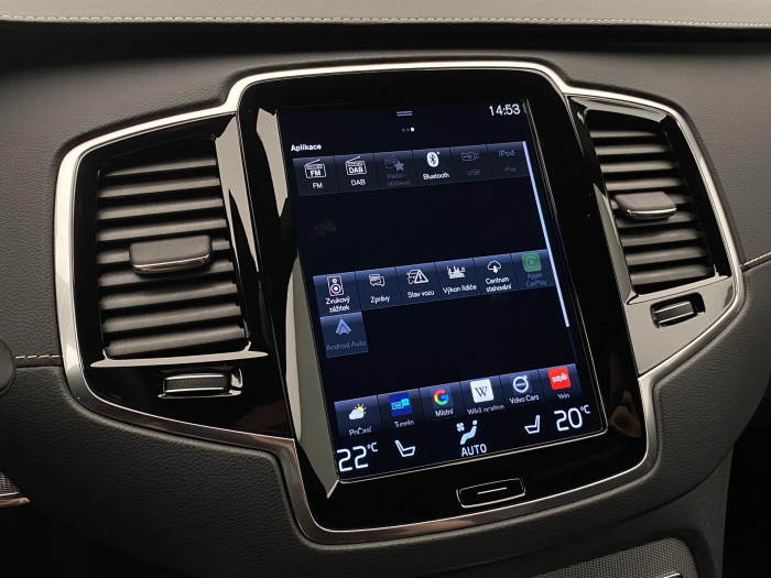 Volvo XC90 B6 AWD R-DESIGN REZERVACE