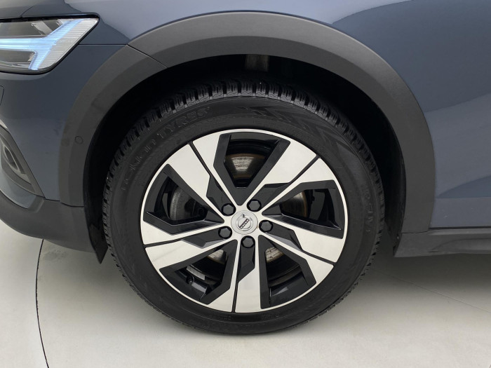 Volvo V60 CC B4 AWD BRIGHT PLUS AUT CZ