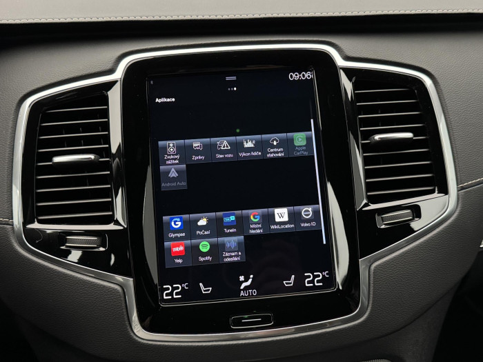 Volvo XC90 B5 AWD R-DESIGN REZERVACE