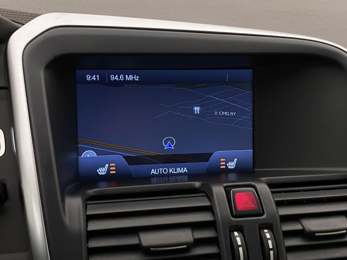 Volvo XC60 D5 AWD MOMENTUM AUT REZERVACE 2.4 d Momentum