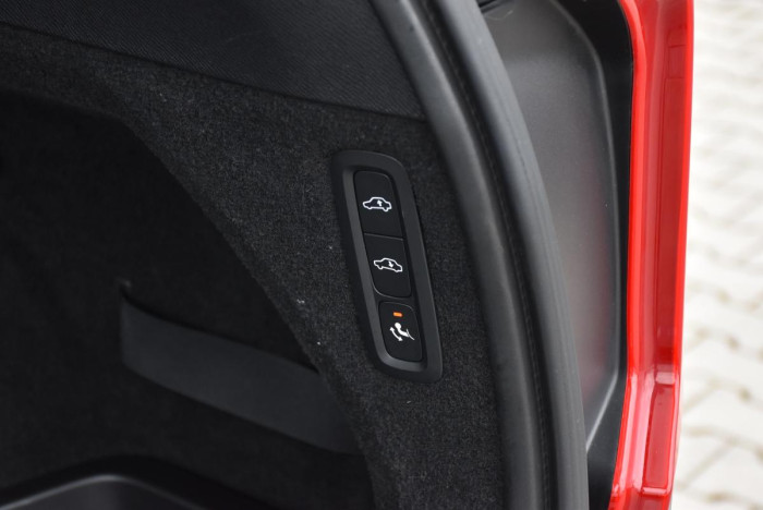 Volvo XC90 B5 AWD INSCRIPTION REZERVACE