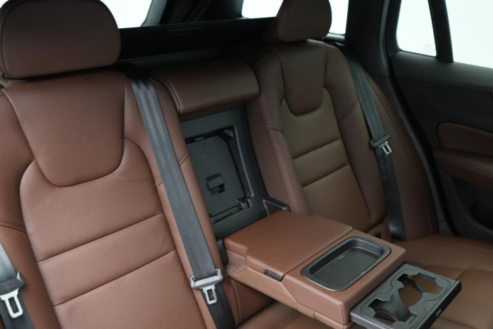 Volvo V60 D3 MOMENTUM PRO AUT REZERVACE 2.0 d Momentum