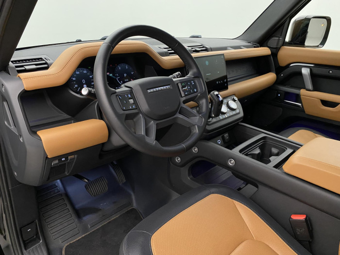 Land Rover Defender D300 HSE AUT AWD REZERVACE 3.0 d