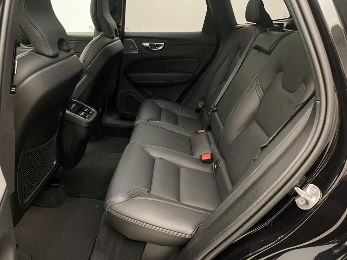 Volvo XC60 B5 AWD BLACK EDITION AUT 1.maj 2.0 Edition