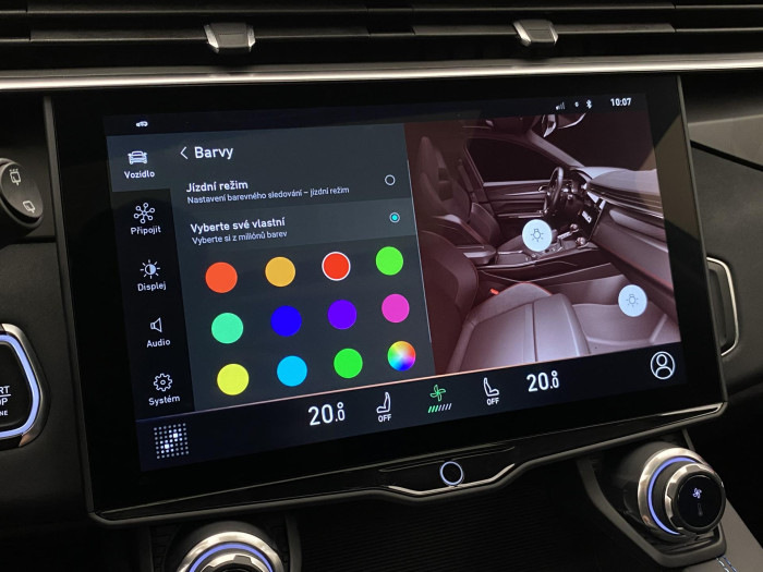 Lynk & Co 01 PHEV DCT AUT 1.maj