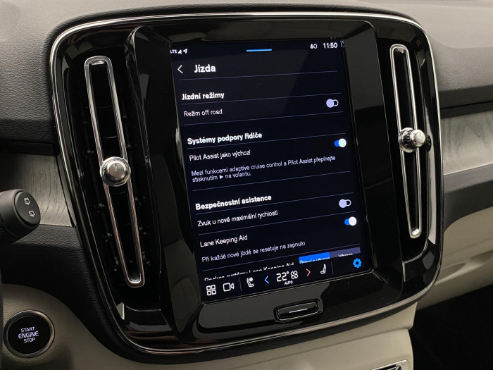 Volvo XC40 B4 DARK ULTRA AUT CZ