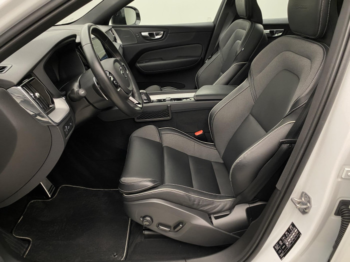 Volvo XC60 T8 AWD TWIN ENGINE R-DESIGN
