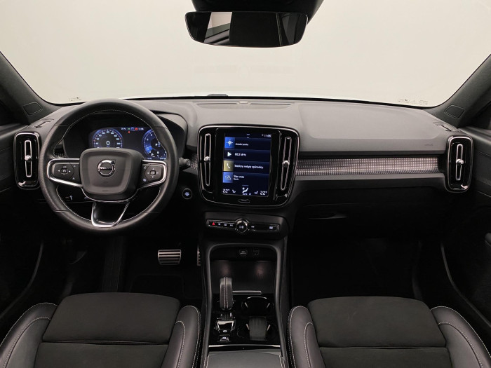 Volvo XC40 B4 AWD R-DESIGN AUT CZ