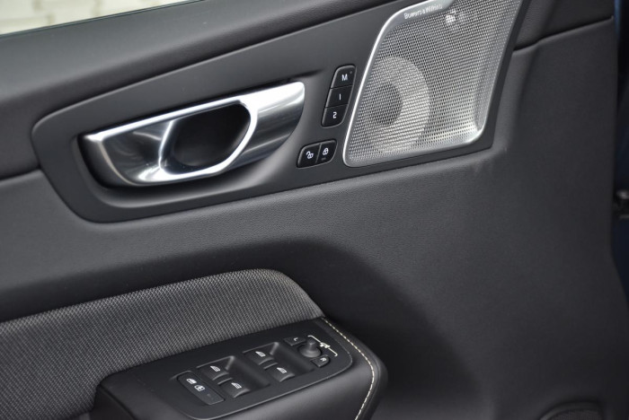 Volvo XC60 B5 AWD ULTIMATE REZERVACE