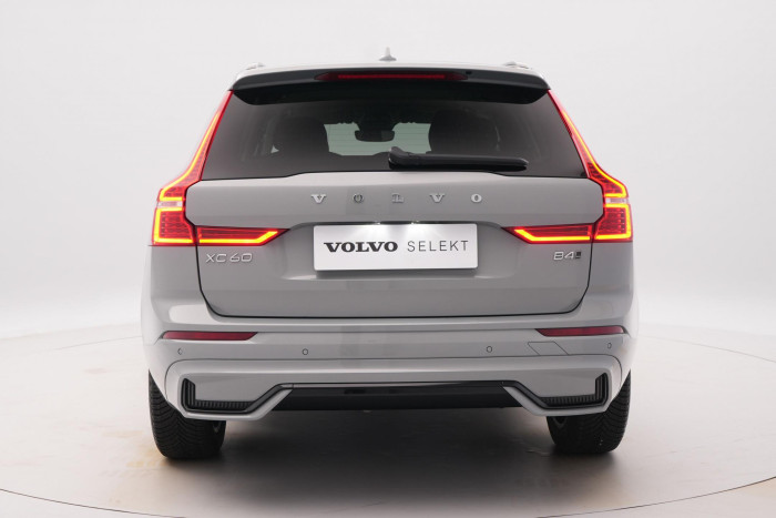 Volvo XC60 B4 AWD PLUS DARK AUT