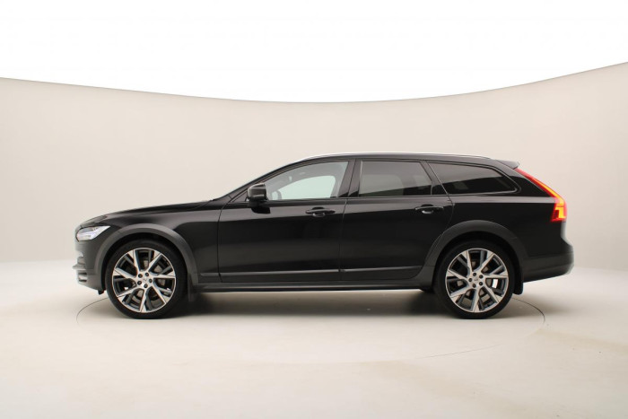 Volvo V90 CC D5 AWD PRO AUT REZERVACE 2.0 d CC CC