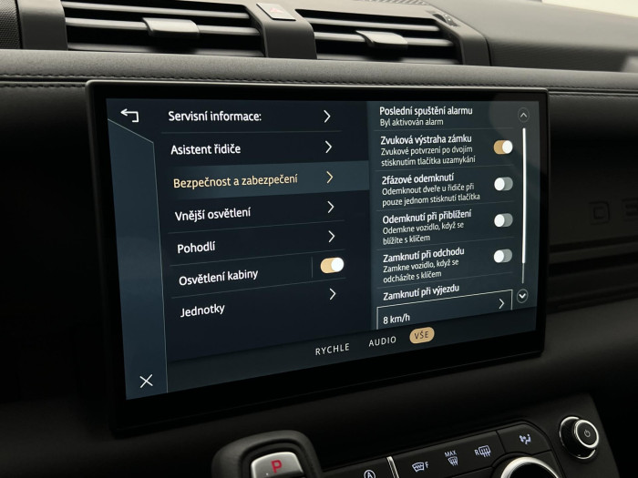 Land Rover Defender 110 D300 X-DYNAMIC SE AWD Aut 3.0 d Dynamic SE