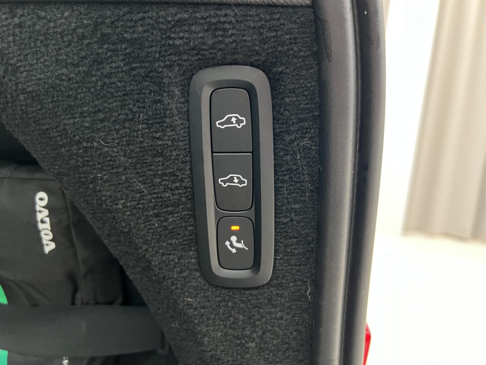 Volvo XC90 B5 AWD INSCRIPTION AUT CZ