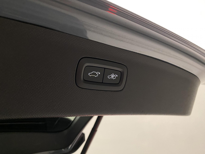 Volvo XC90 B5 AWD AUT R-DESIGN 7míst
