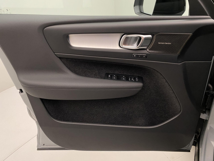Volvo XC40 B3 AUT PLUS BLACK EDITION