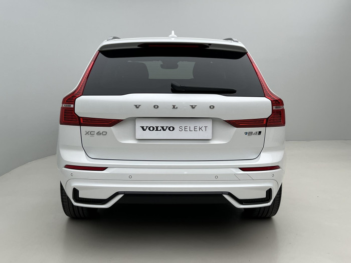 Volvo XC60 B4 AWD R-DESIGN AUT CZ