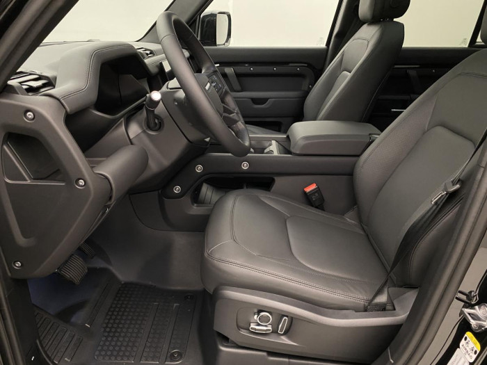 Land Rover Defender 130 D300 OUTBOUND 3.0 d