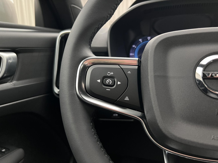 Volvo XC40 B4 AWD CORE AUT