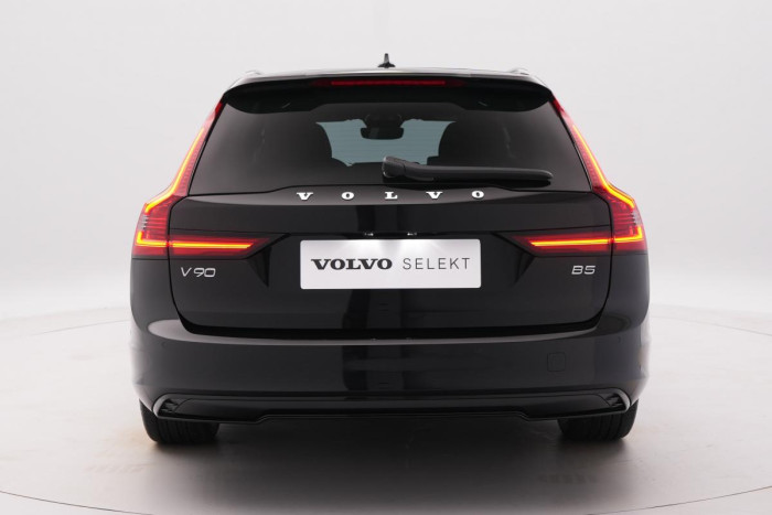 Volvo V90 B5 ULTIMATE DARK AUT 1.maj