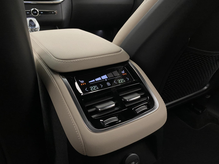 Volvo XC90 T8 AWD RECHARGE BRIGHT PLUS 7m