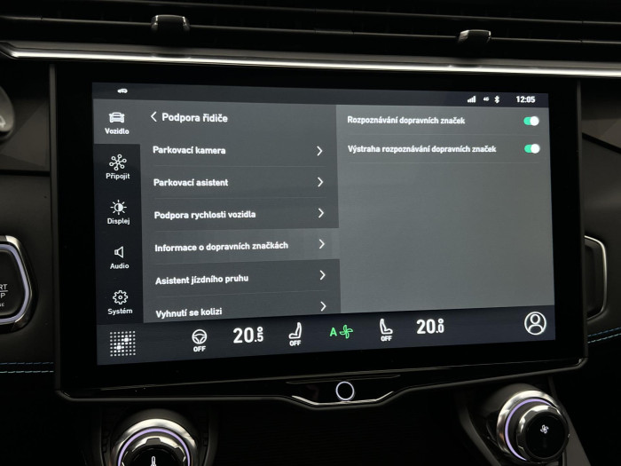 Lynk & Co 01 PHEV DCT AUT 1.maj.