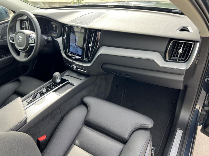 Volvo XC60 B4 PLUS BRIGHT Aut REZERVACE