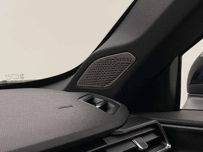 Lynk & Co 01 PHEV DCT AUT 1.maj REZERVACE