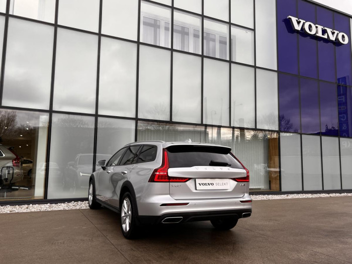 Volvo V60 CROSS COUNTRY B4 AWD Aut 1.maj