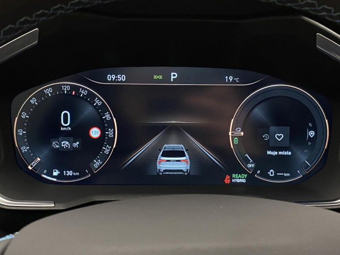 Lynk & Co 01 PHEV DCT AUT 1.maj. REZERVACE