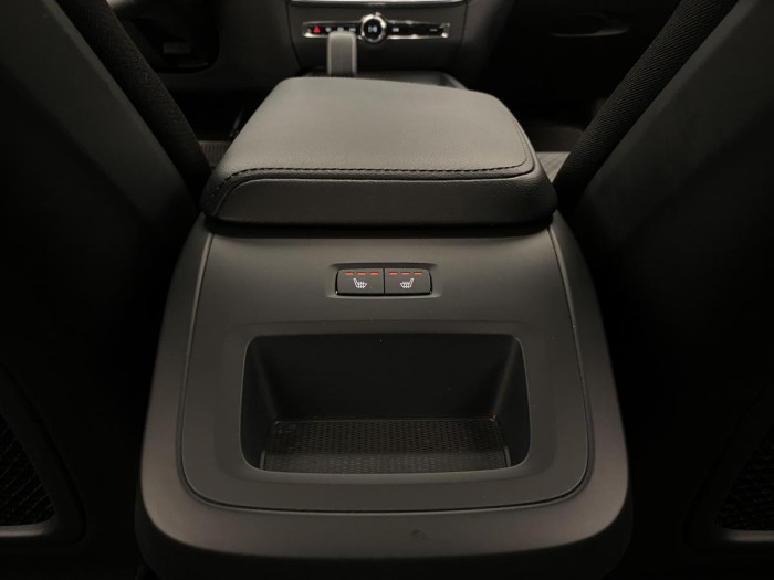 Volvo V60 B4 MOMENTUM AUT REZERVACE 2.0 Momentum