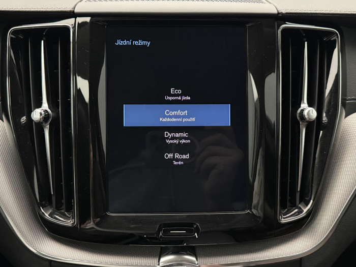 Volvo XC60 D5 AWD INSCRIPTION AUT CZ 2.0 d