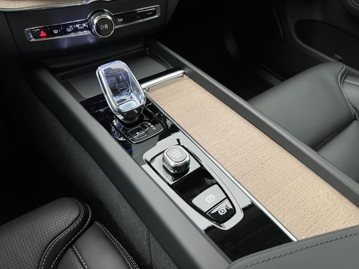 Volvo XC60 B5 AWD DARK ULTRA AUT