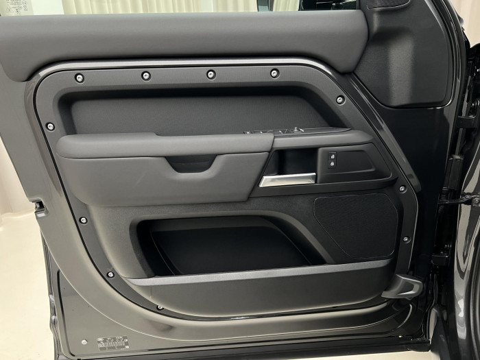 Land Rover Defender 110 D200 S AWD Aut 3.0 d