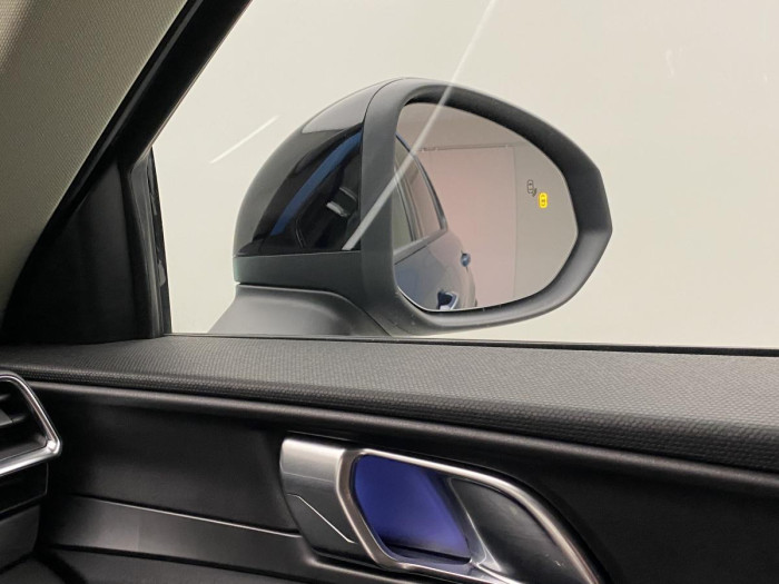 Lynk & Co 01 PHEV DCT AUT REZERVACE