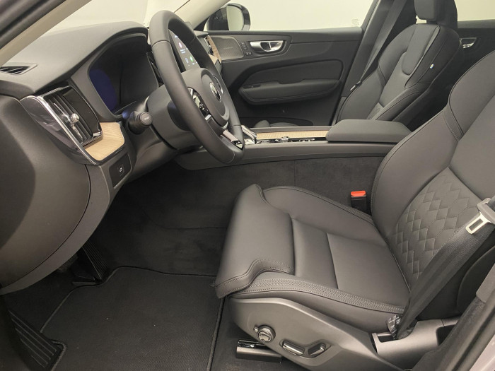 Volvo XC60 B5 AWD AUT DARK PLUS