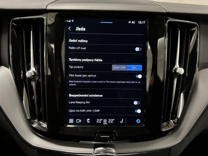 Volvo XC60 B4 AWD PLUS BRIGHT REZERVACE 2.0 Plus