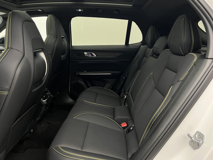 Lynk & Co 01 MORE PHEV