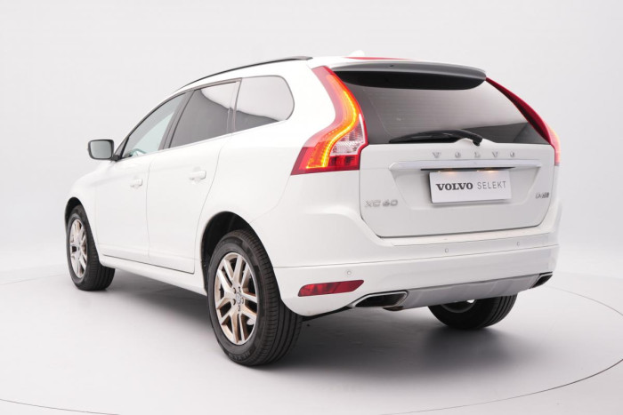 Volvo XC60 D4 AWD MOMENTUM REZERVACE 2.4 d Momentum