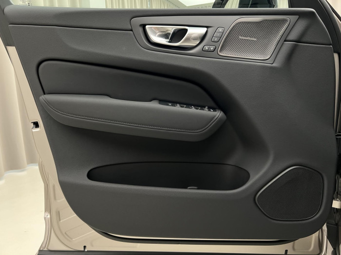 Volvo XC60 T6 AWD AUT RECHARGE DARK PLUS
