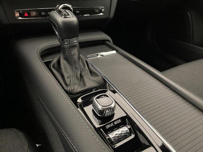 Volvo V90 D4 AWD MOMENTUM REZERVACE 2.0 d Momentum